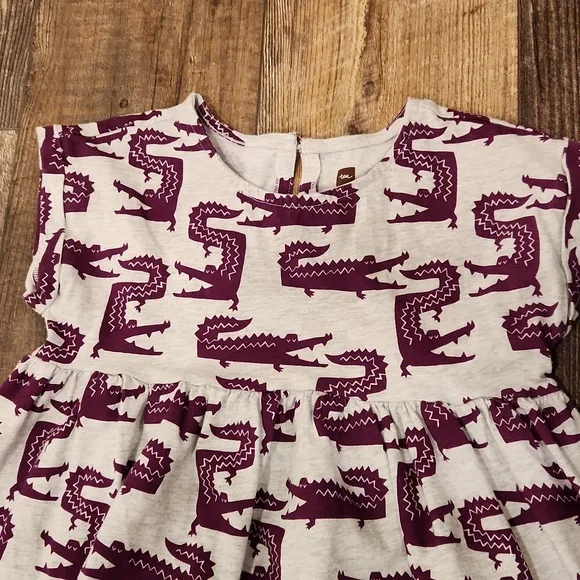 Tea alligator dress - Picture 2 of 5